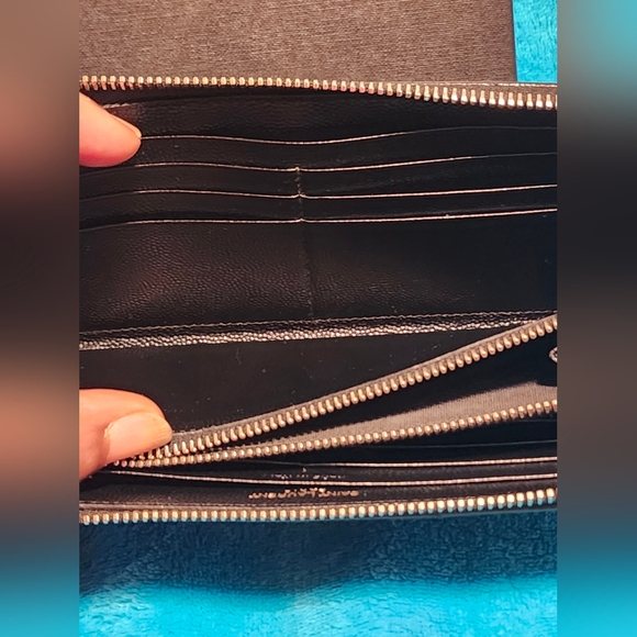 YSL Zip Around Black Quilted Wallet with Gold Logo w/ Box - Picture 12 of 16